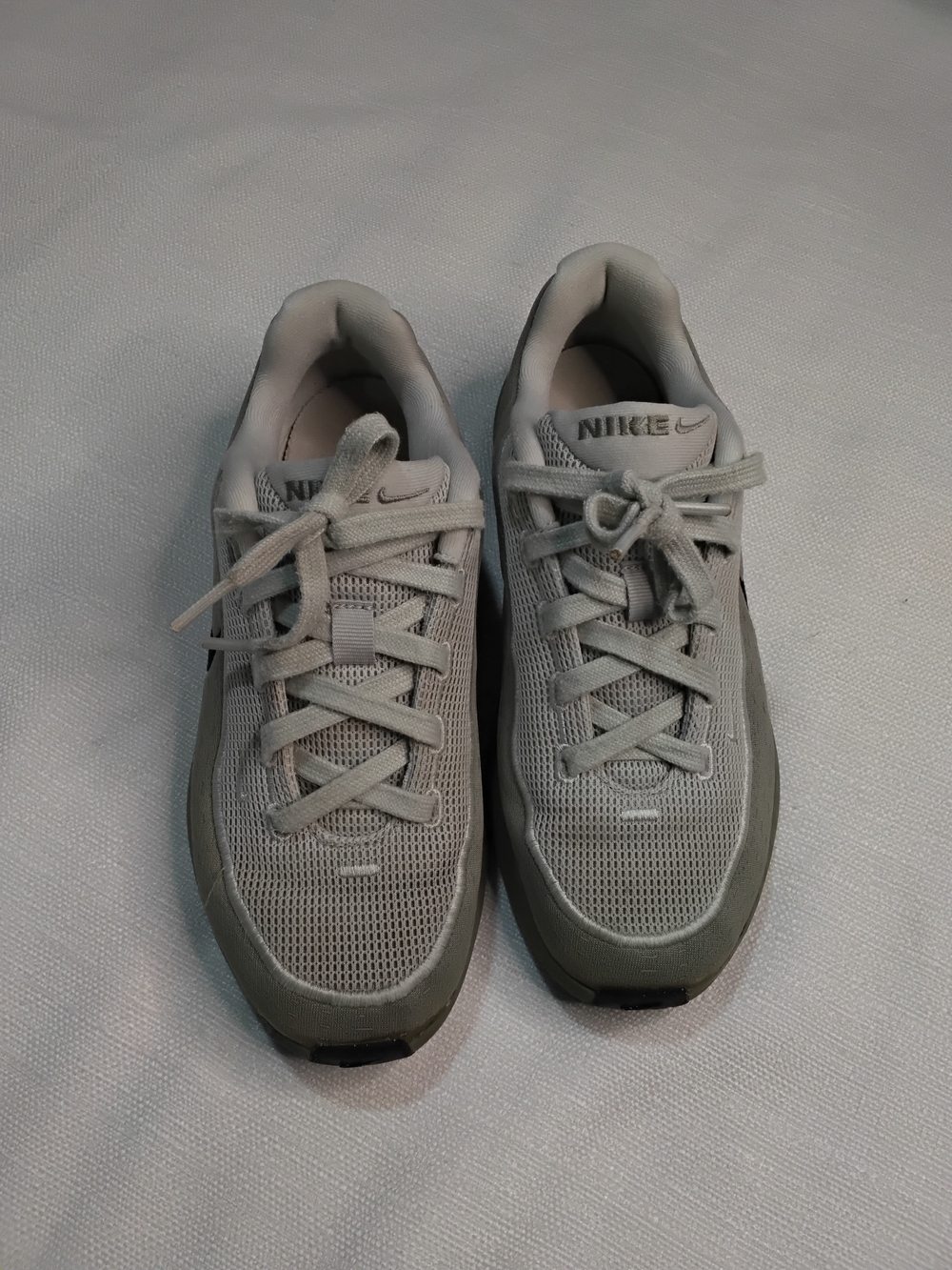 Nike Uplift SCGS Youth Kids Light Gray Mesh Sneakers Sz 5.5Y W-7.